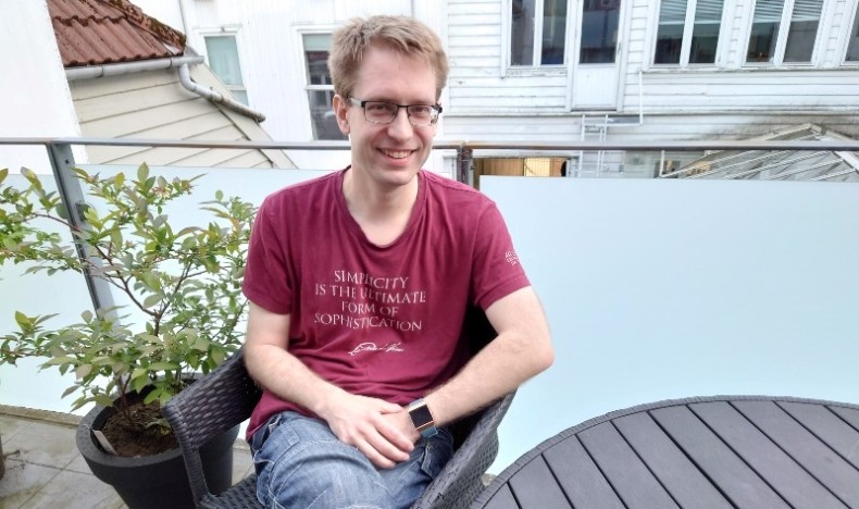 Mikal donerte tjue tusen i protest mot nedleggelse av forskning på irritabel tarm Mikal donerte tjue tusen i protest mot nedleggelse av forskning på irritabel tarm